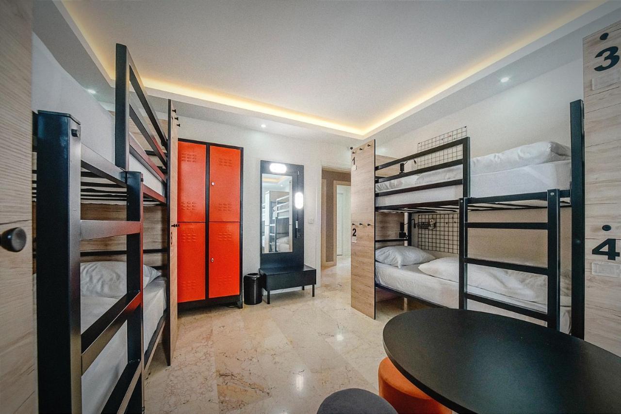 Manu Startup House Hostel อิสตันบูล ภายนอก รูปภาพ