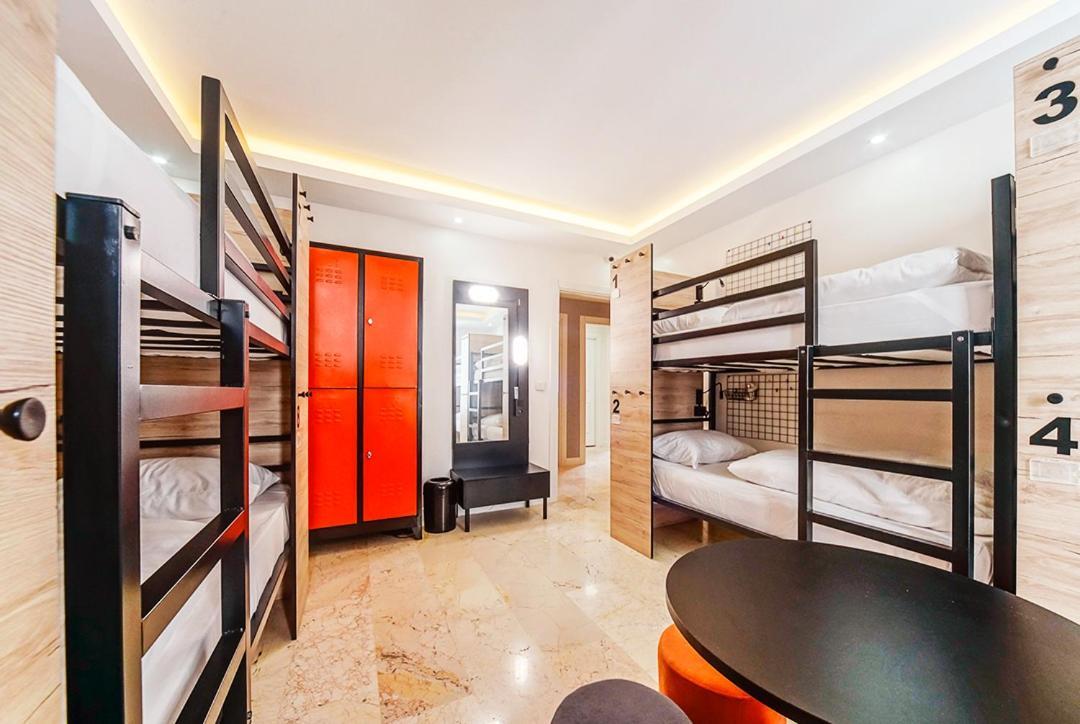 Manu Startup House Hostel อิสตันบูล ภายนอก รูปภาพ